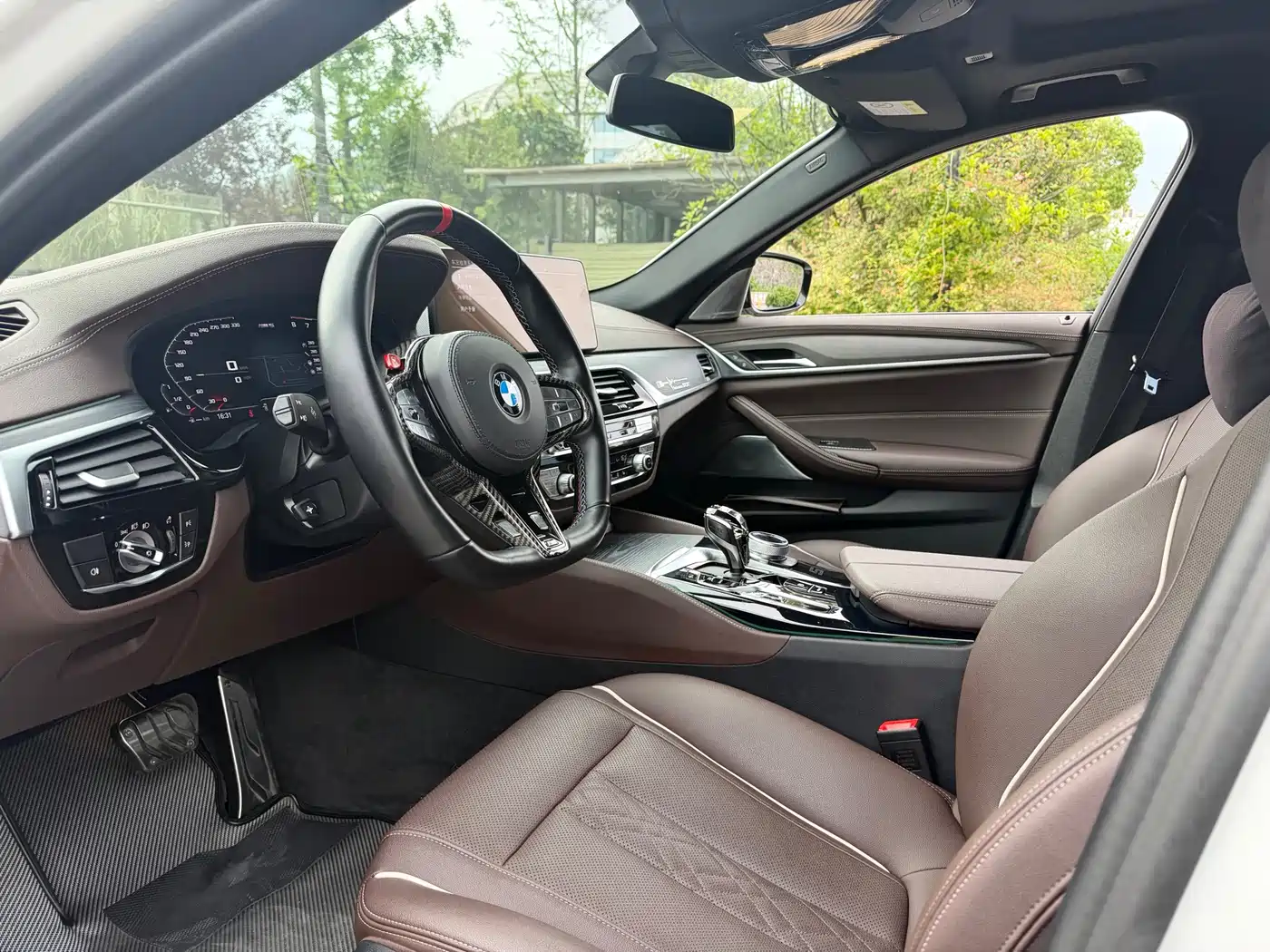 BMW 5 Series 2022 530Li Leading M Sport Package фото 3