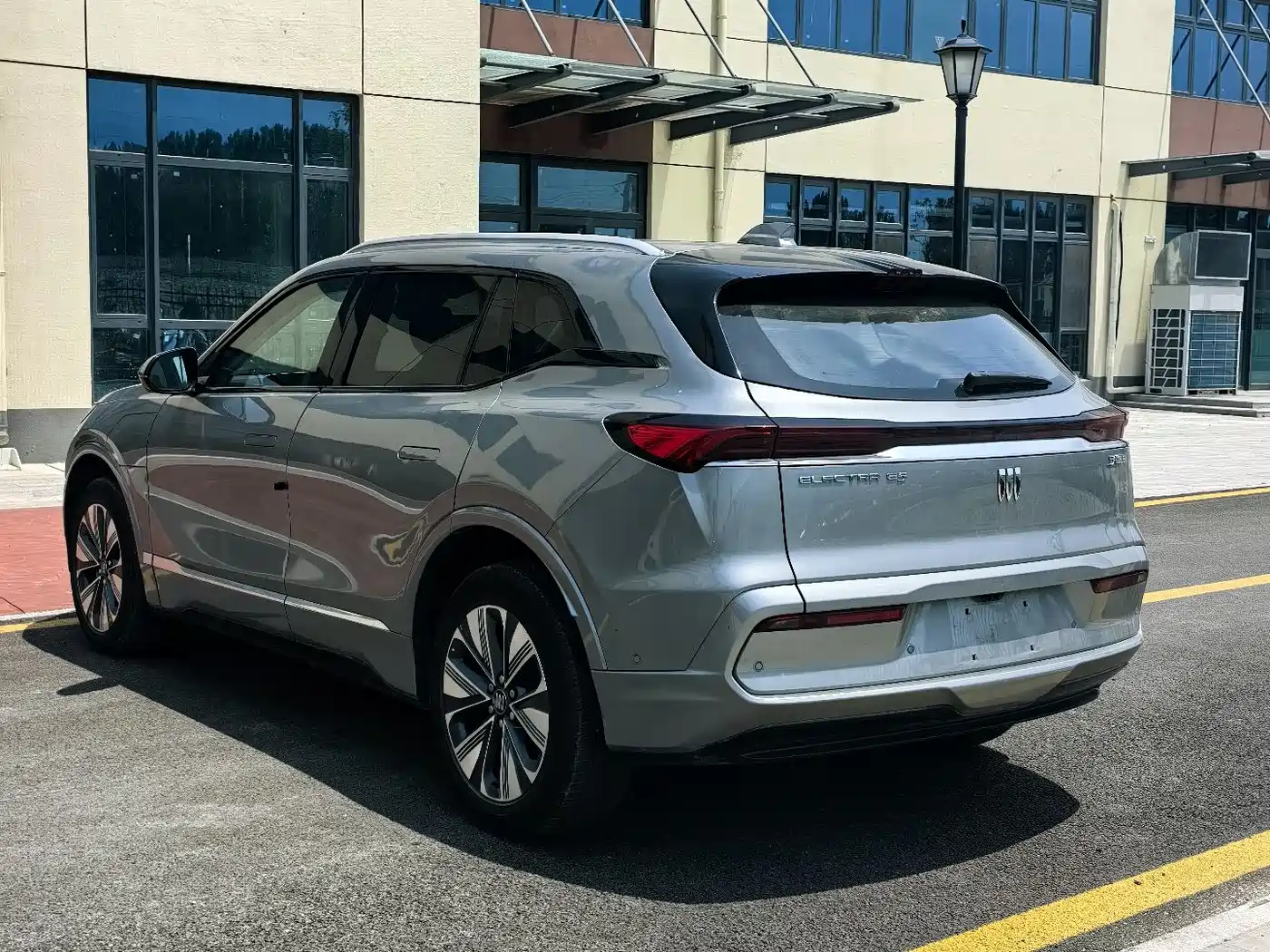 Buick E5 2025 Model 620KM Premium Edition фото 5