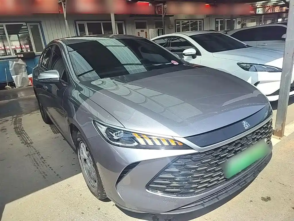 BYD Qin PLUS 2025 DM-i Smart Drive 55KM Leader фото 4