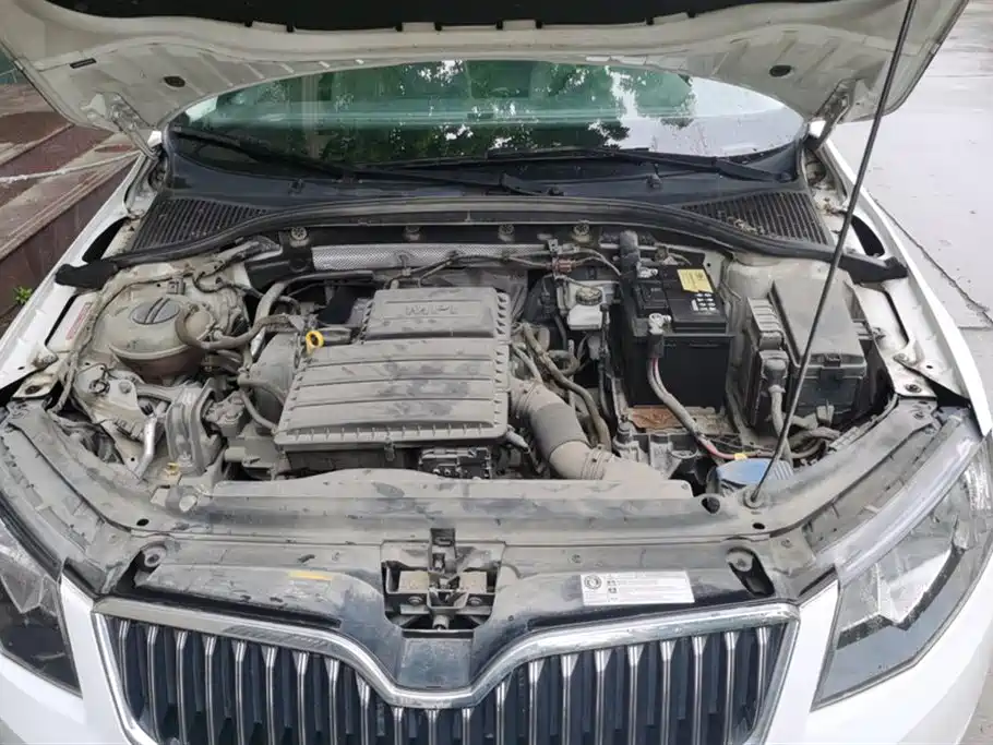 Škoda Octavia 2015 1.6L Automatic逸杰版 фото 10