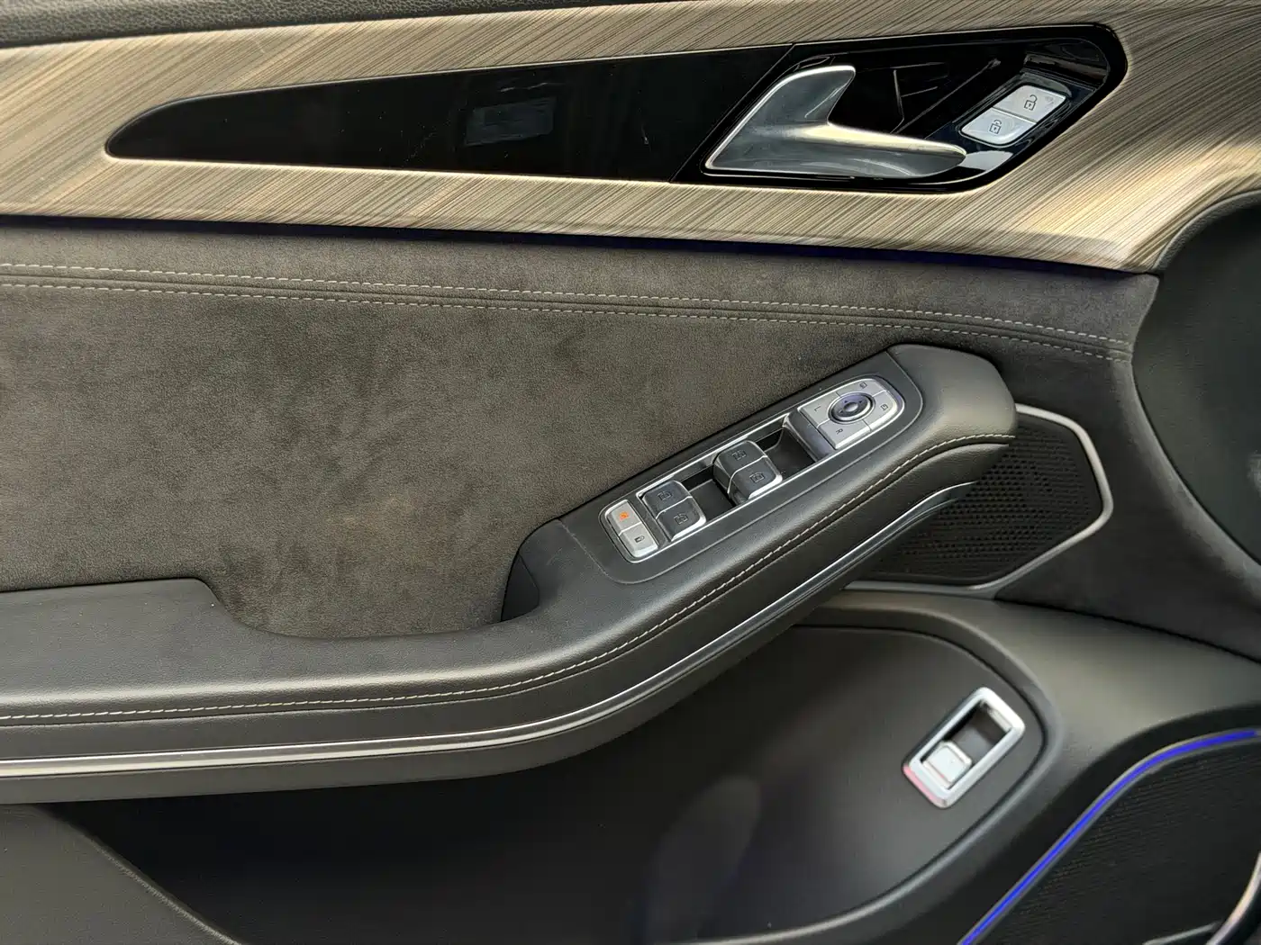 Hongqi H9 2020 3.0T Smart Connection Qi Chang Edition фото 10