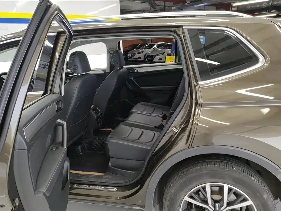 Volkswagen Tiguan L 2018 330TSI Automatic 2WD Luxury Edition фото 11
