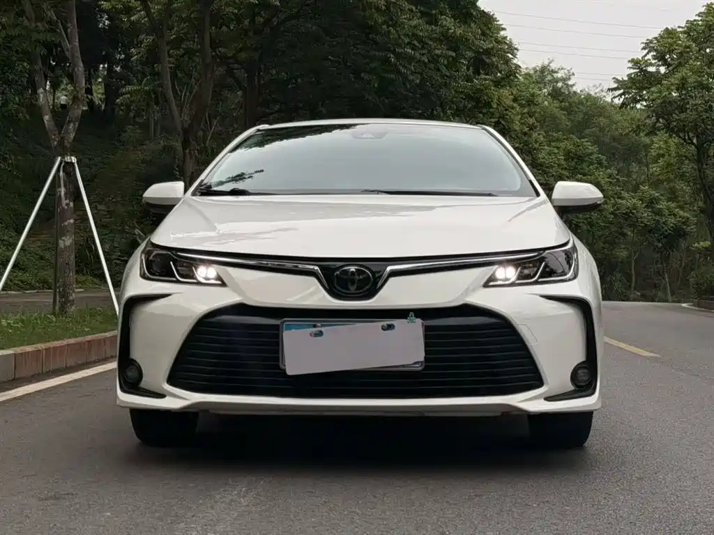 Toyota Corolla 2021 1.2T S-CVT Pioneer PLUS Edition фото 2