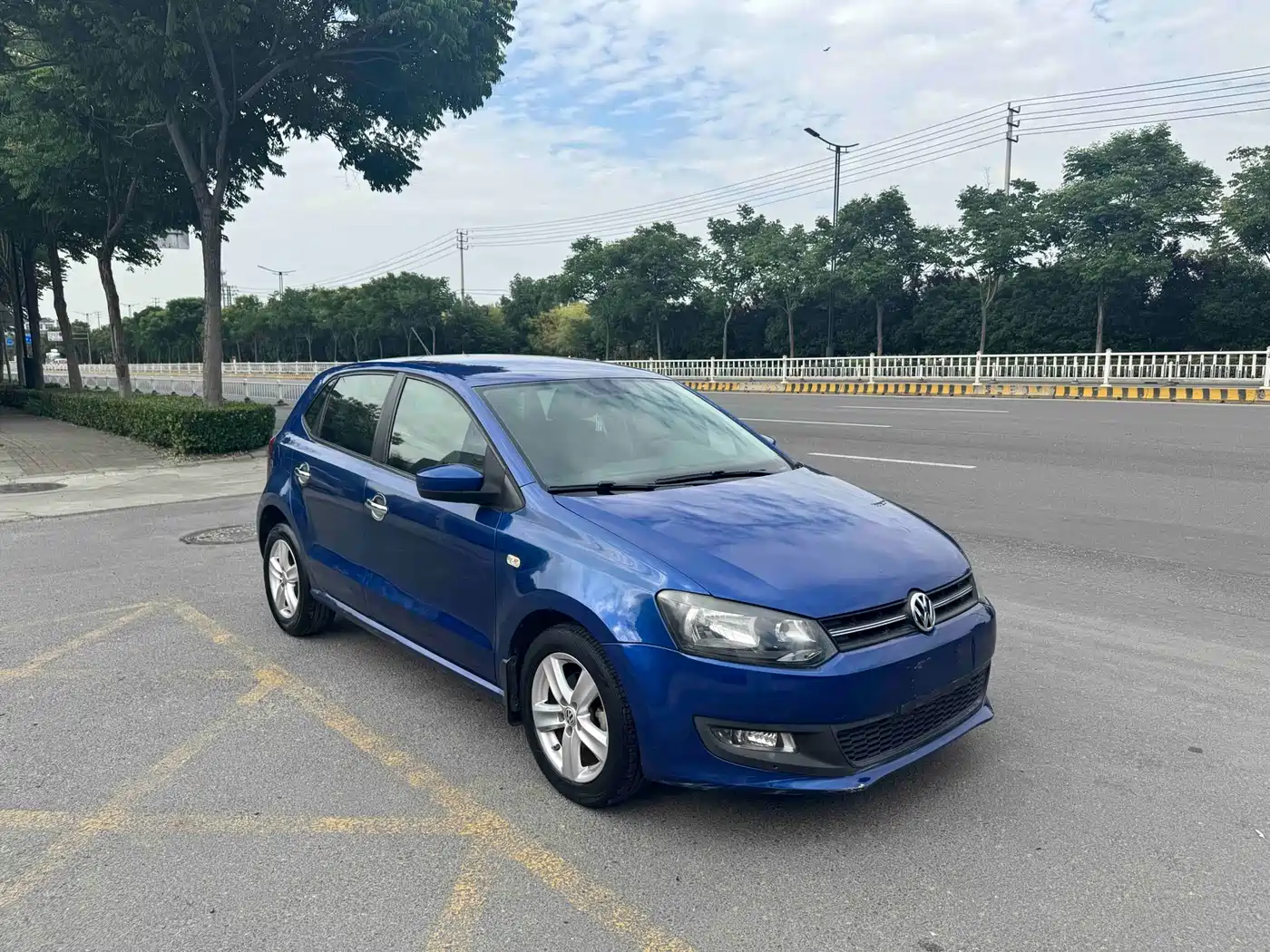 Volkswagen Polo 2011 1.4L Automatic Style Edition фото 6