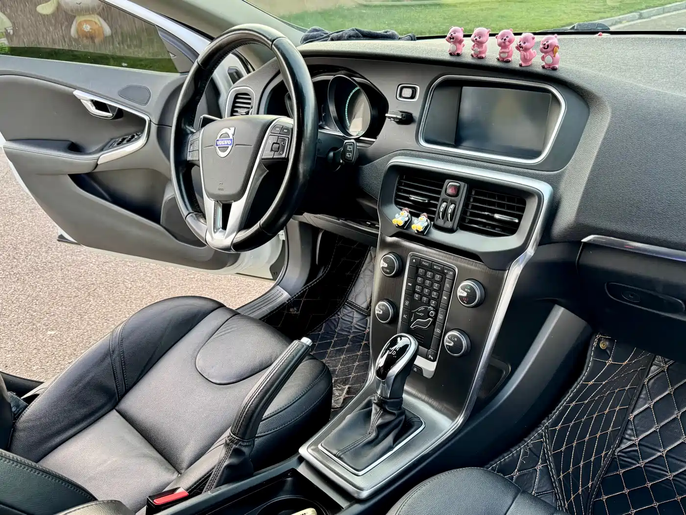 Volvo V40 2014 2014 2.0T Zhiya Edition
