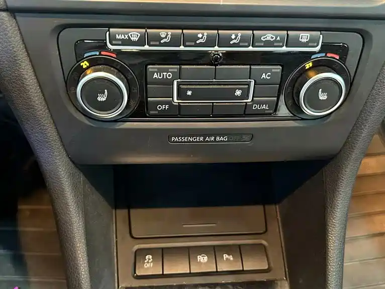 Volkswagen Golf (Import) 2014 2012 1.4TSI Luxury Convertible Edition