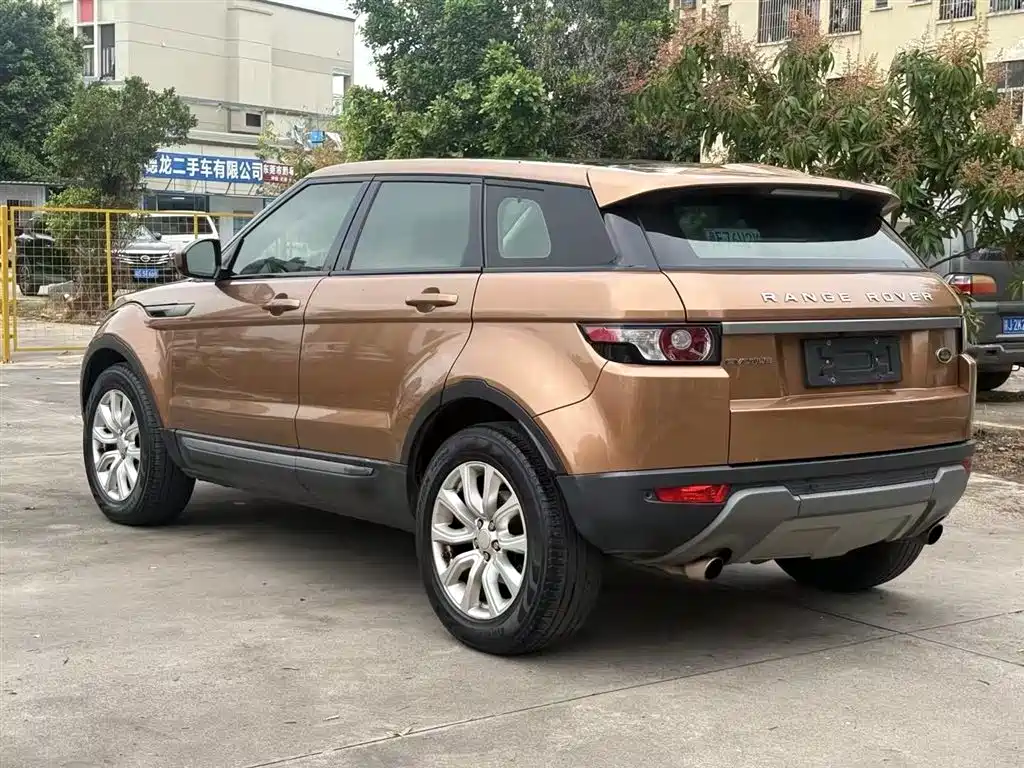Land Rover Range Rover Evoque 2015 2.0T 5-Door Fashion Edition фото 6