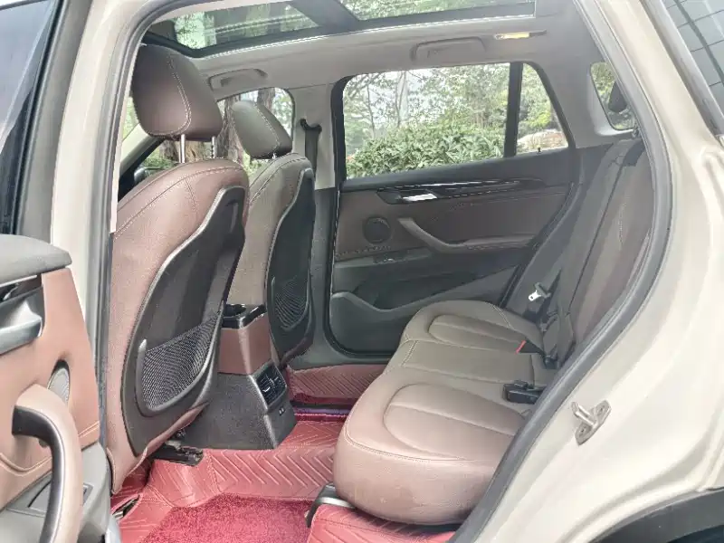 BMW X1 2020 sDrive20Li Premium Edition фото 6