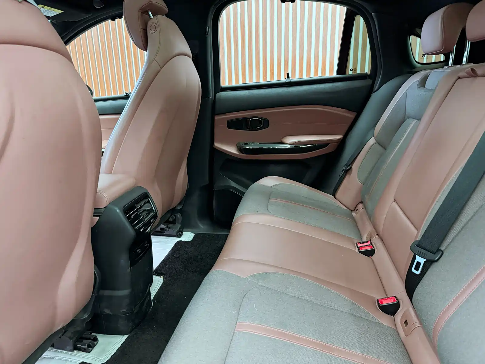 Фото 8 - NIO EC6