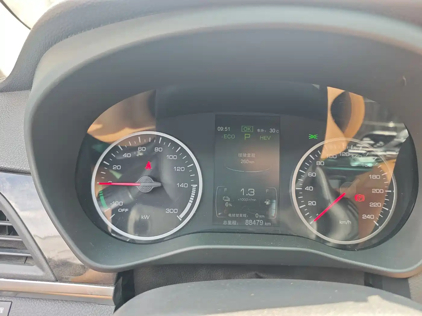 BYD Qin New Energy 2017 1.5T Premium Model фото 16