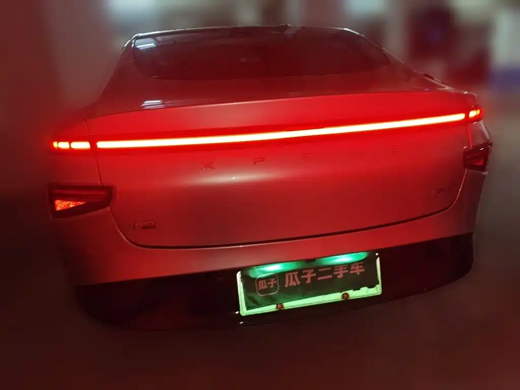 Фото 3 - XPeng P7
