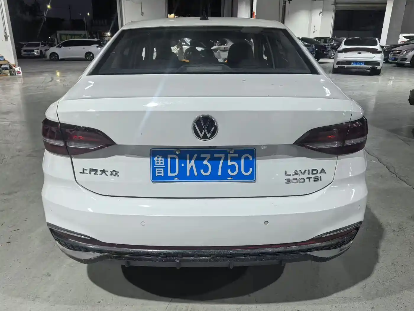 Volkswagen Lavida 2023 1.5L Auto Five Million Edition фото 5