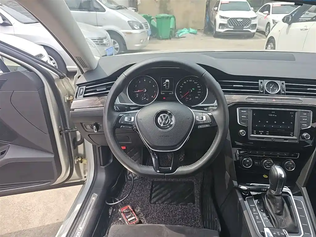Volkswagen Magotan 2017 330TSI DSG Luxury фото 11