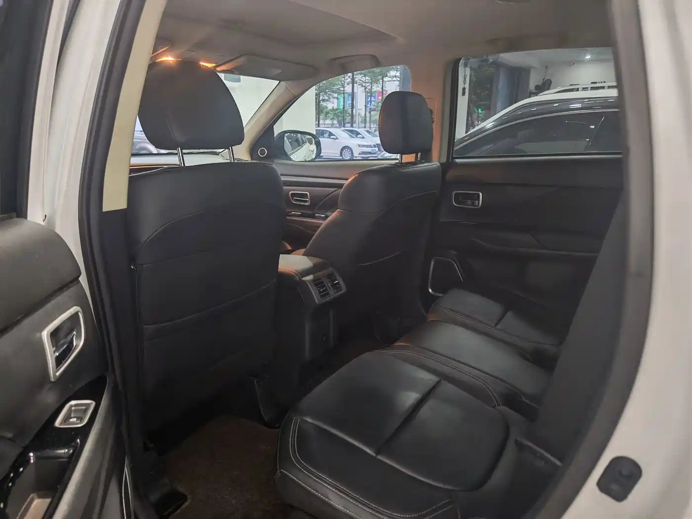 Mitsubishi Outlander 2021 2020 2.0L 2WD Premium 5-seater