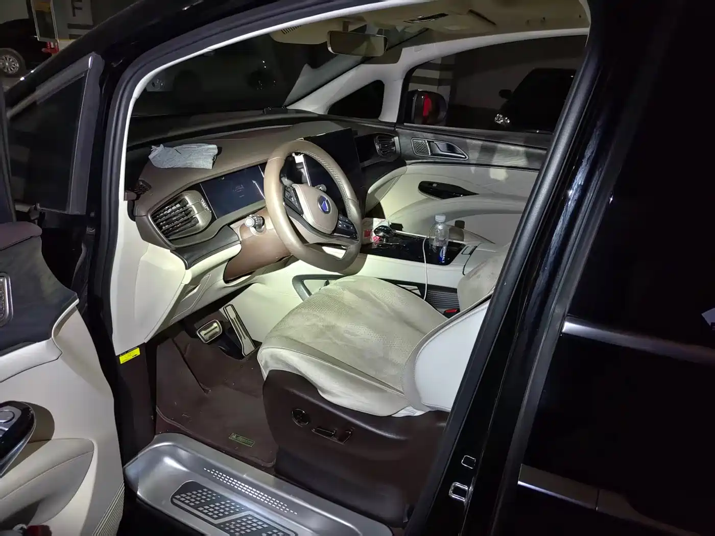 Denza D9 2025 2025 EV Smart Driving Edition 620 Flagship