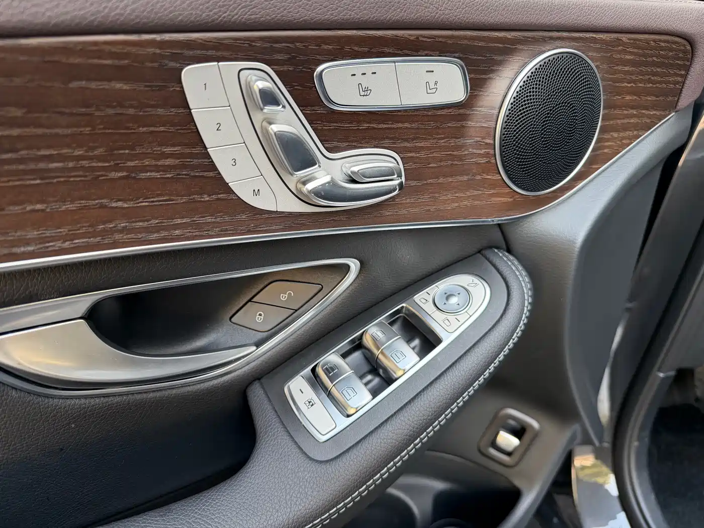 Mercedes-Benz GLC 2021 GLC 260 L 4MATIC Luxury фото 12