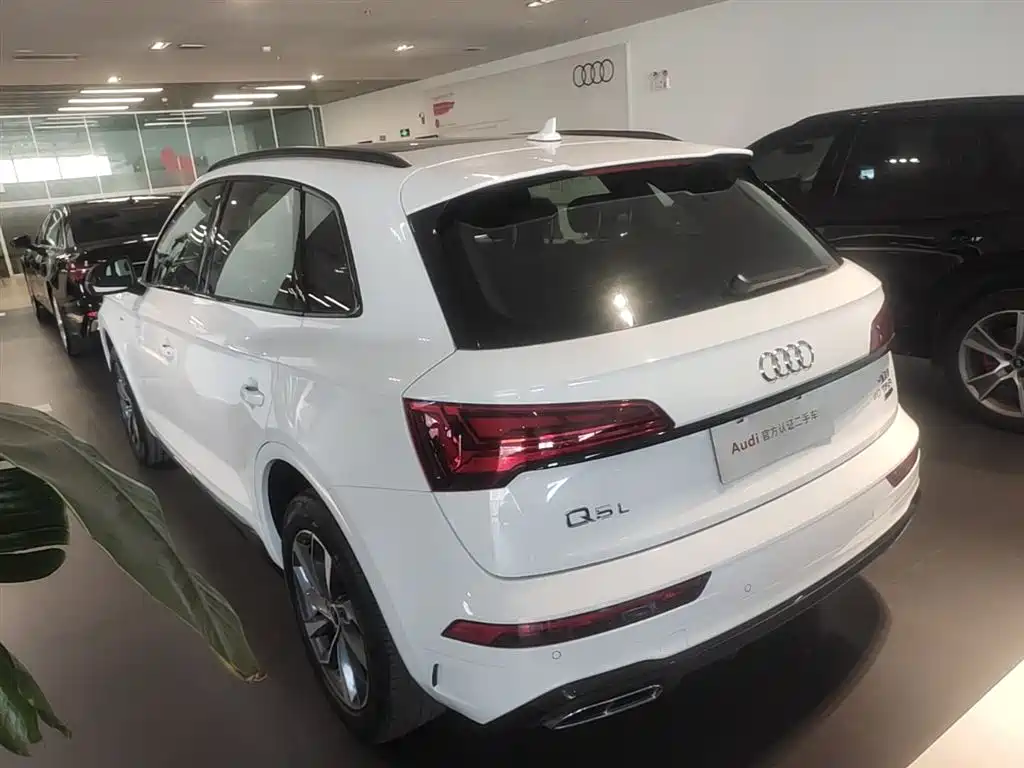Audi Q5L 2023 40T Luxury Dynamic фото 9