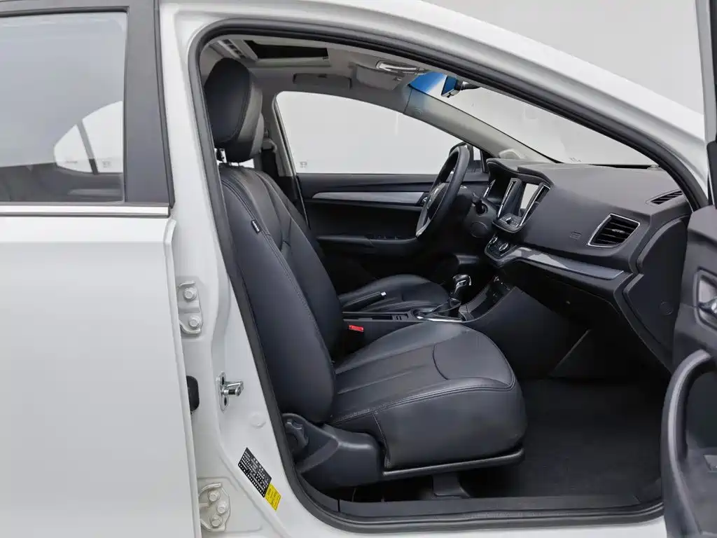 Фото 23 - Roewe 360