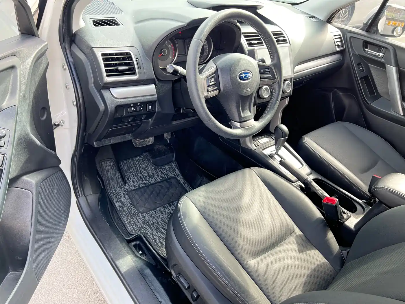 Subaru Forester 2014 2.5i Automatic Elite Edition фото 4