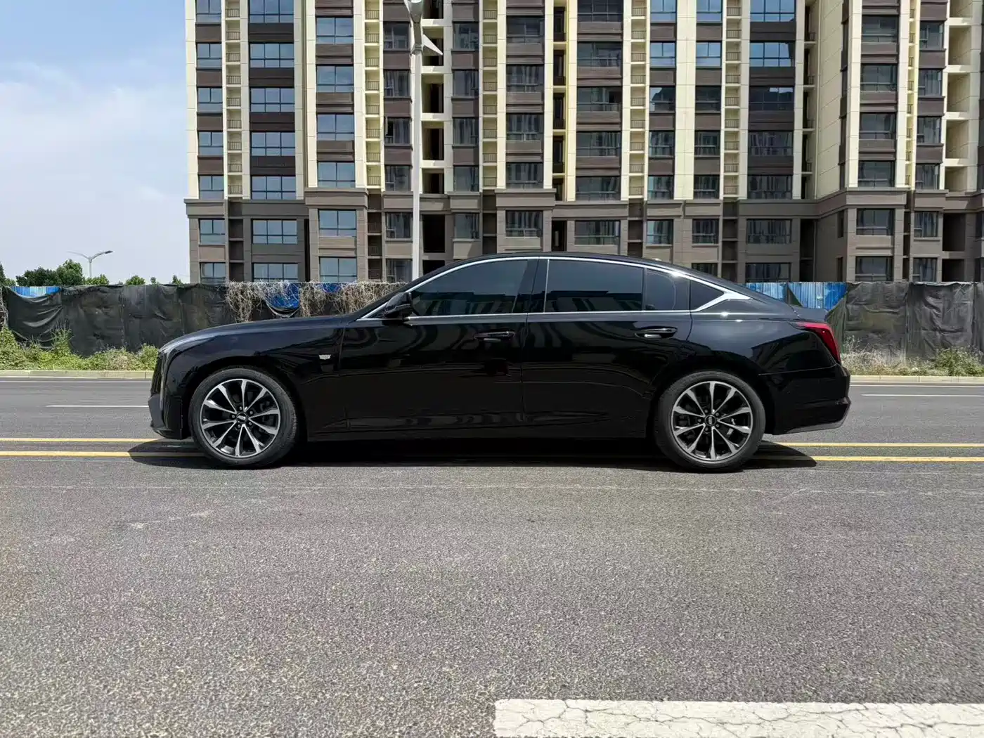 Cadillac CT5 2025 Model 28T Urban Sport Edition фото 4