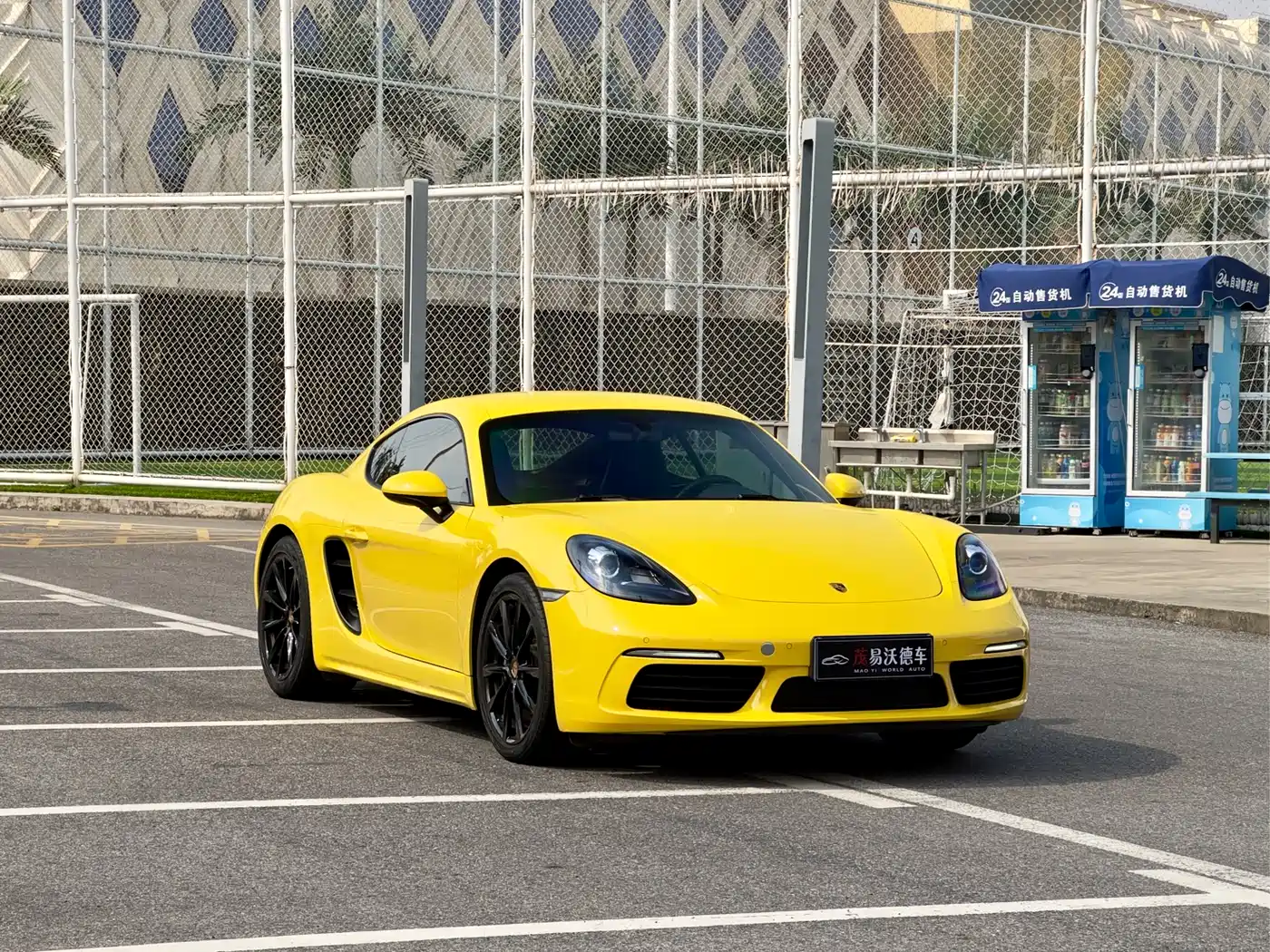 Porsche 718 2018 Cayman 2.0T фото 3