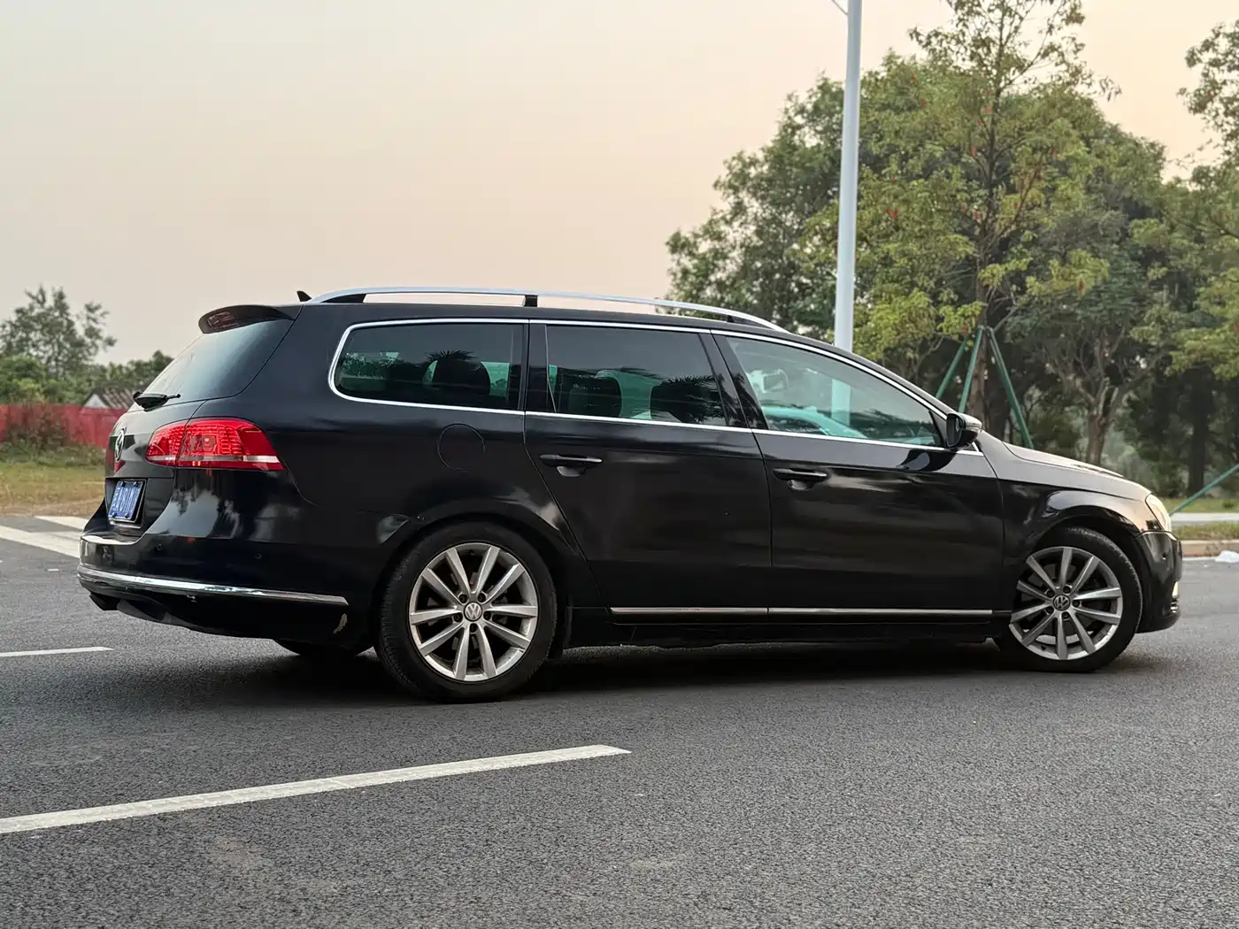 Volkswagen Magotan (Import) 2012 Wagon 2.0TSI Luxury фото 11