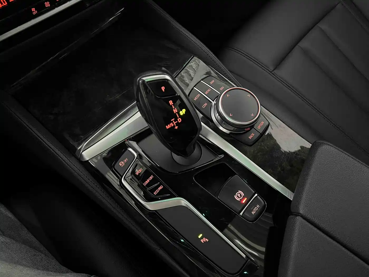 BMW 5 Series 2018 525Li M Sport Package фото 12