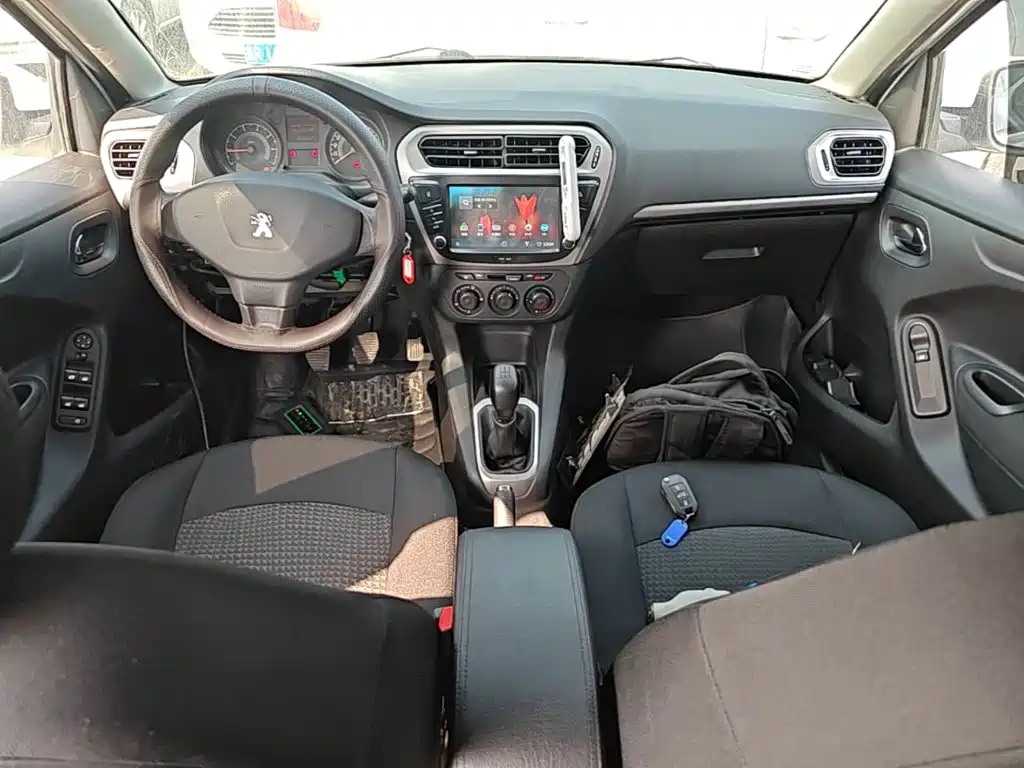Peugeot 301 2015 2014 1.6L Manual Comfort Edition