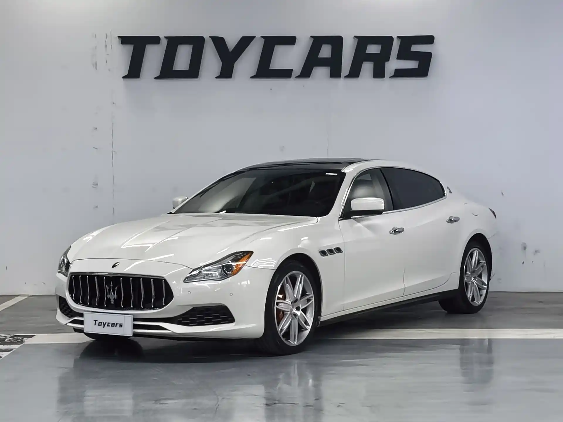 Photo 1 - Maserati Quattroporte