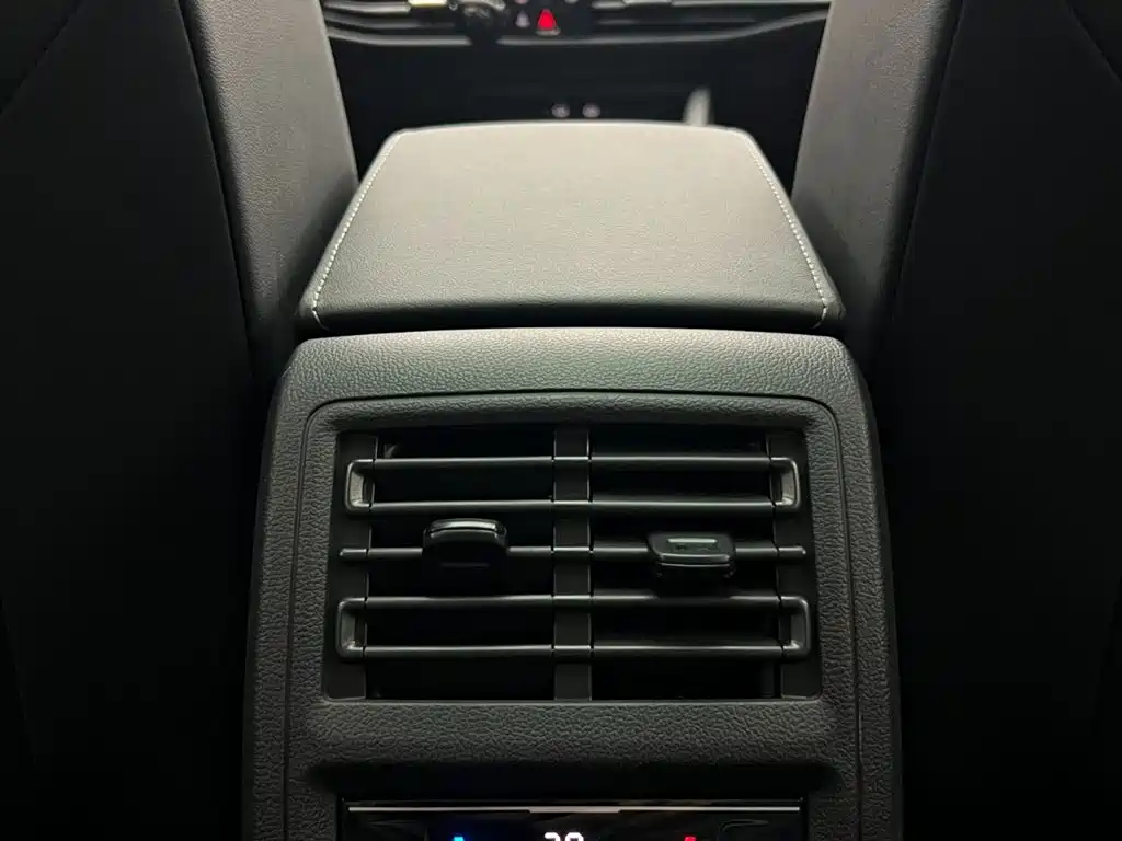 Volkswagen Golf 2021 280TSI DSG R-Line фото 18
