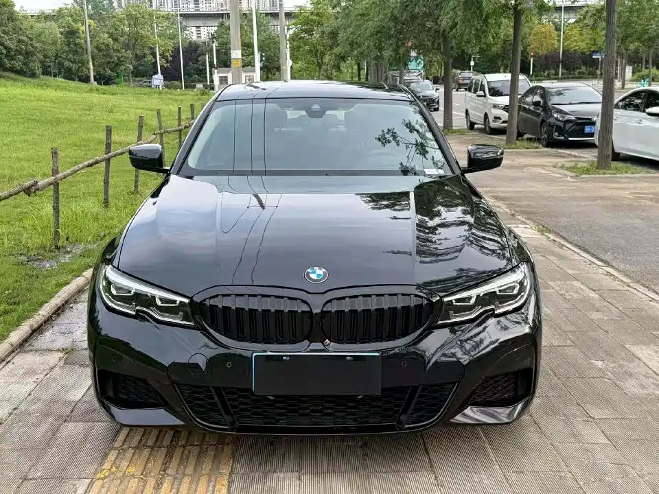 BMW 3 Series 2022 325Li M Sport Shadow Edition фото 2