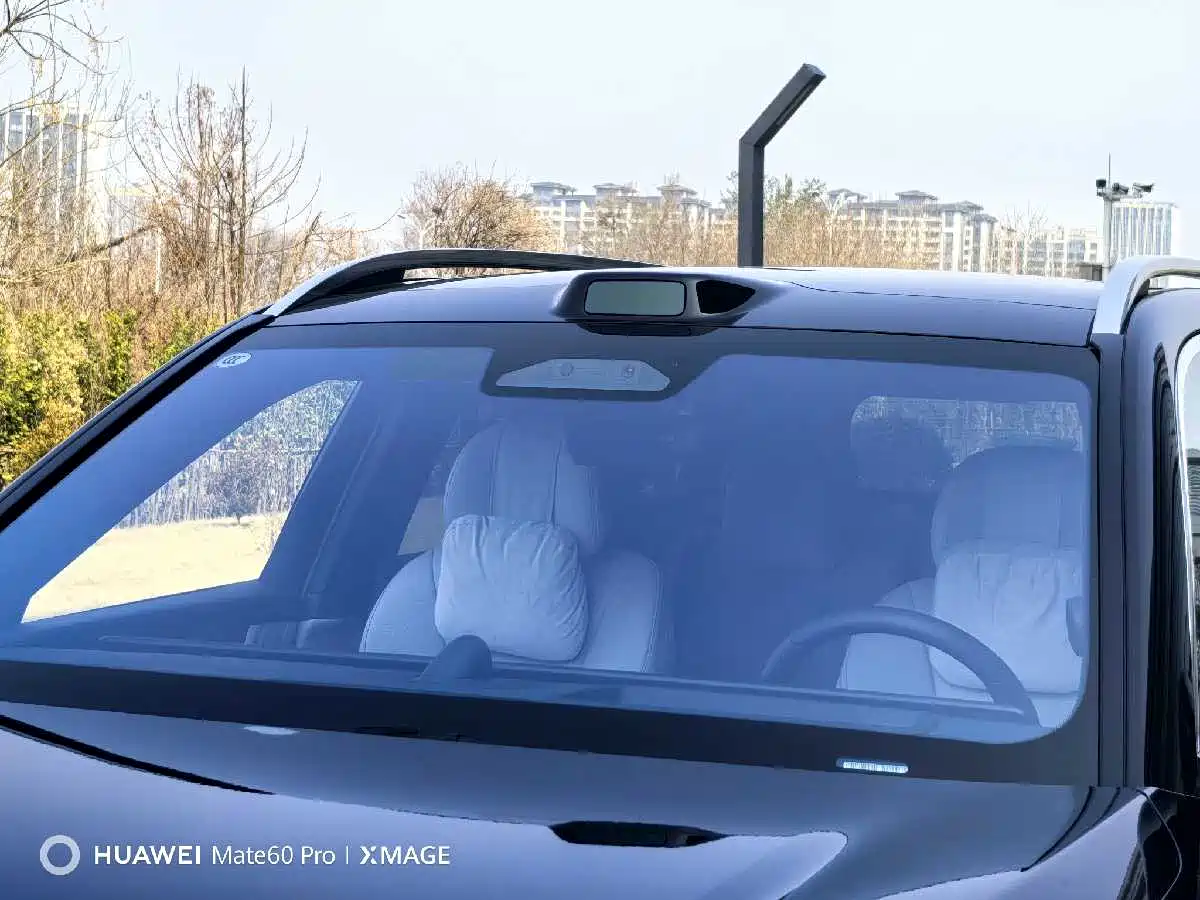 AITO Wenjie AITO M9 2025 Extended Range Ultra 52kWh 5-Seater фото 11