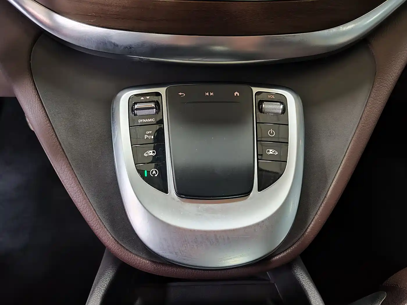 MERCEDES-BENZ V CLASS