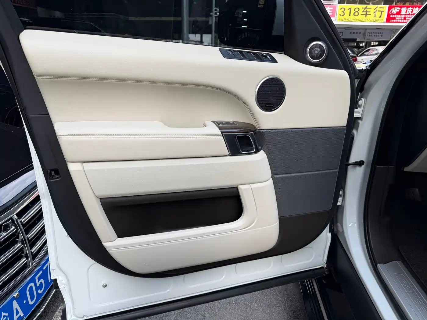 Land Rover Range Rover Sport 2016 Model 3.0 SC V6 HSE фото 14