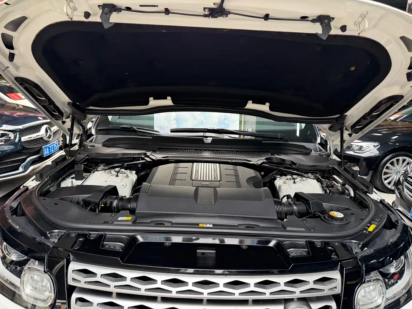 Land Rover Range Rover Sport 2016 Model 3.0 SC V6 HSE фото 42