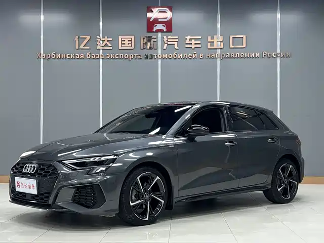 Audi A3 Sportback 35 TFSI, Стиль Спорт