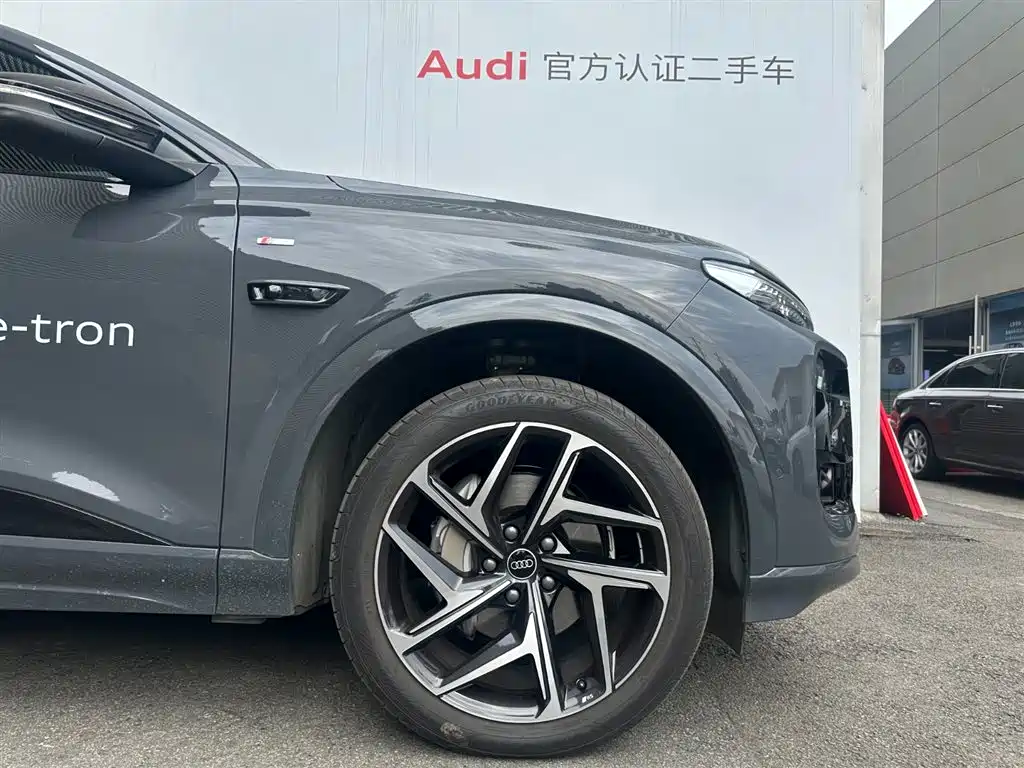 Audi Q6L e-tron 2025 Model Pioneer Edition фото 19