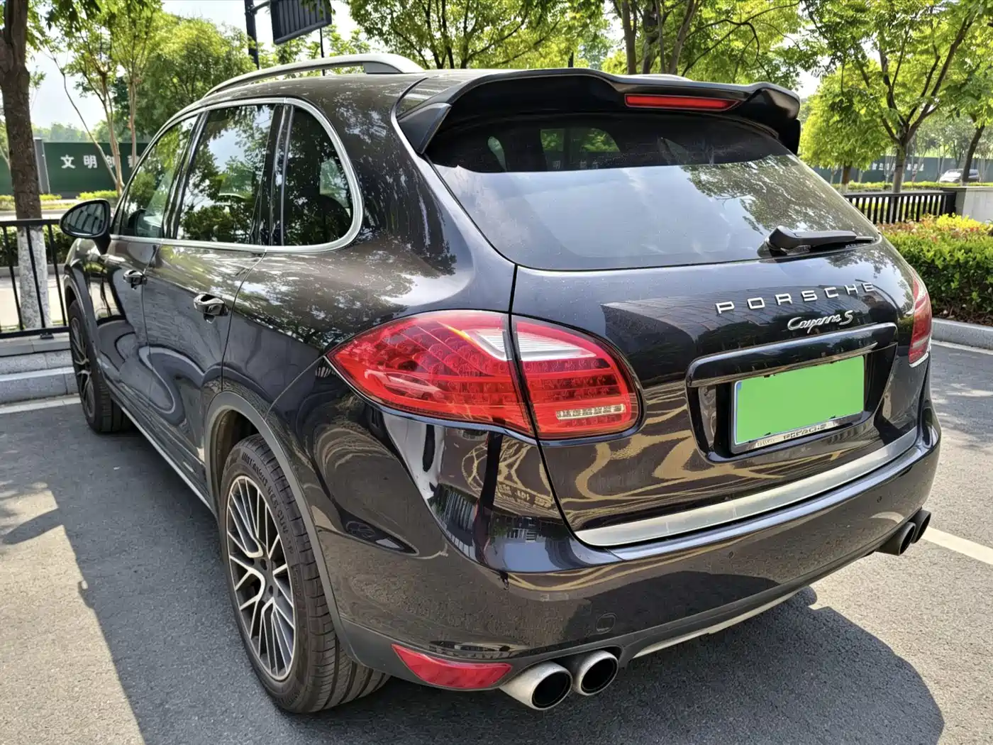 Porsche Cayenne 2014 Cayenne Platinum Edition 3.0T фото 4