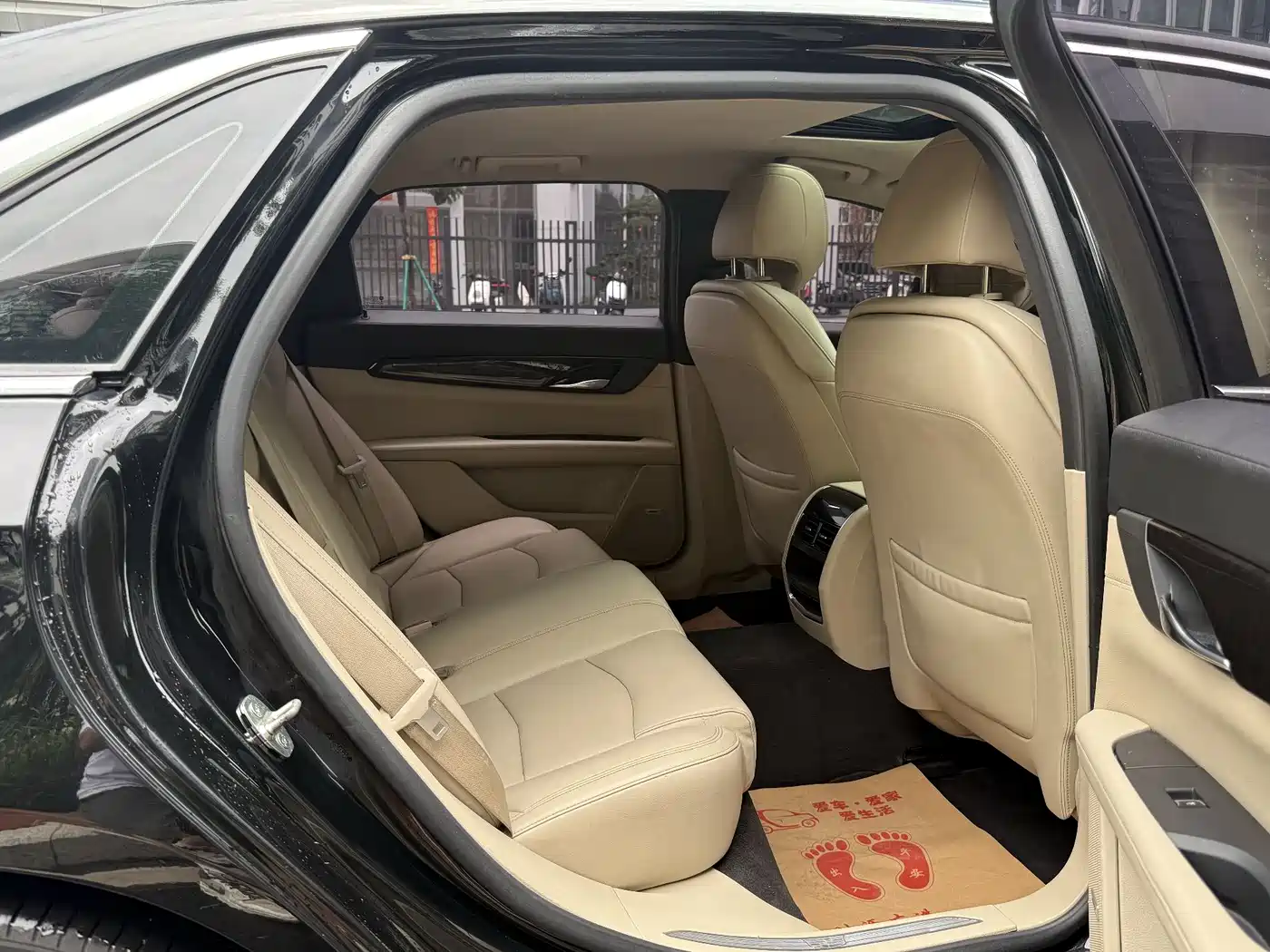 Photo 11 - Cadillac CT6