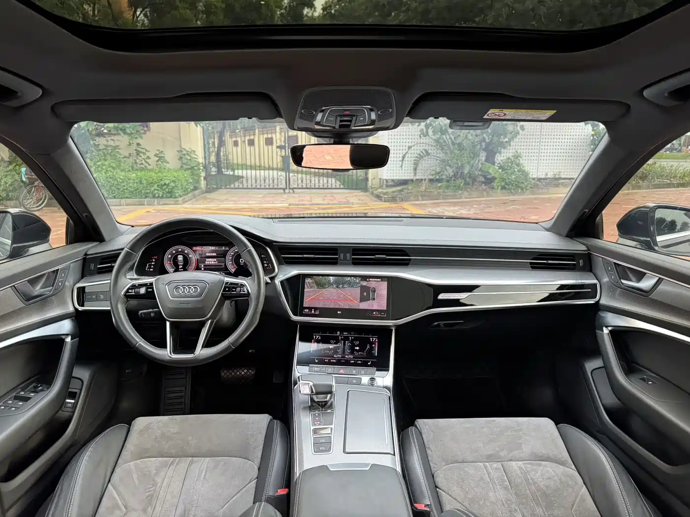 Фото 10 - Audi A6L
