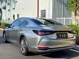 Фото 9 - Lexus ES