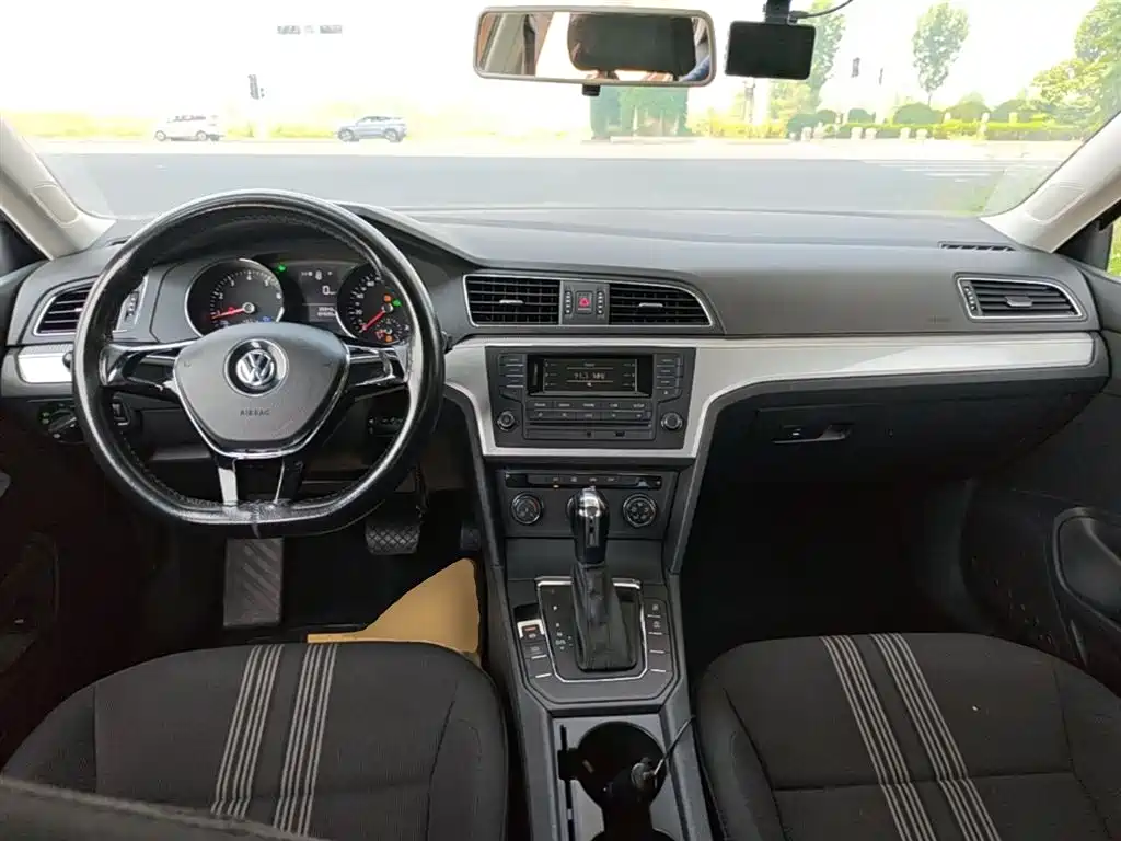 Volkswagen Lamando 2017 230TSI DSG Trend Edition фото 10