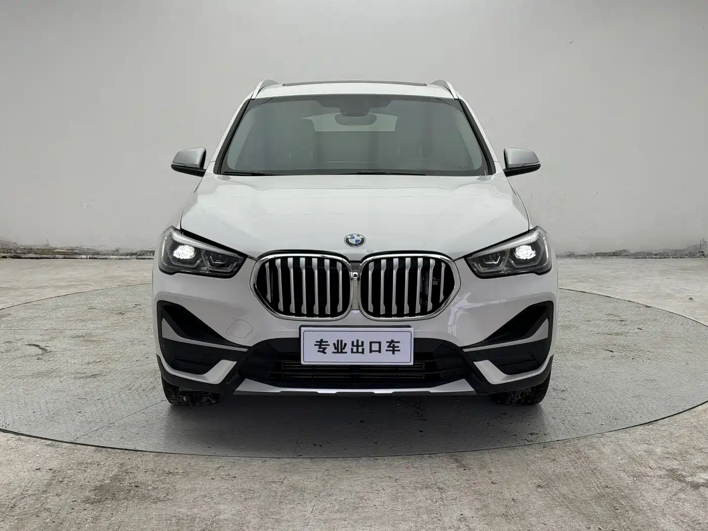 BMW X1 2022 sDrive20Li Fashion фото 3