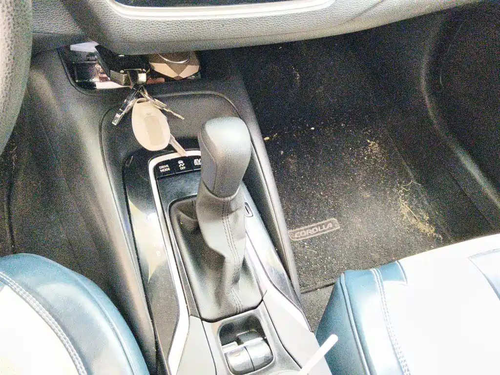 Toyota Corolla 2021 Hybrid 1.8L E-CVT Elite Edition фото 7