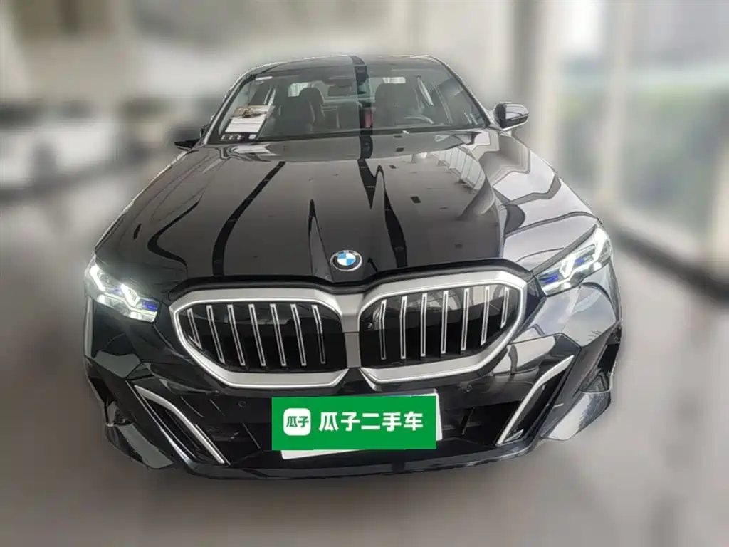 BMW 5 Series 2025 530Li Premium M Sport Package фото 5