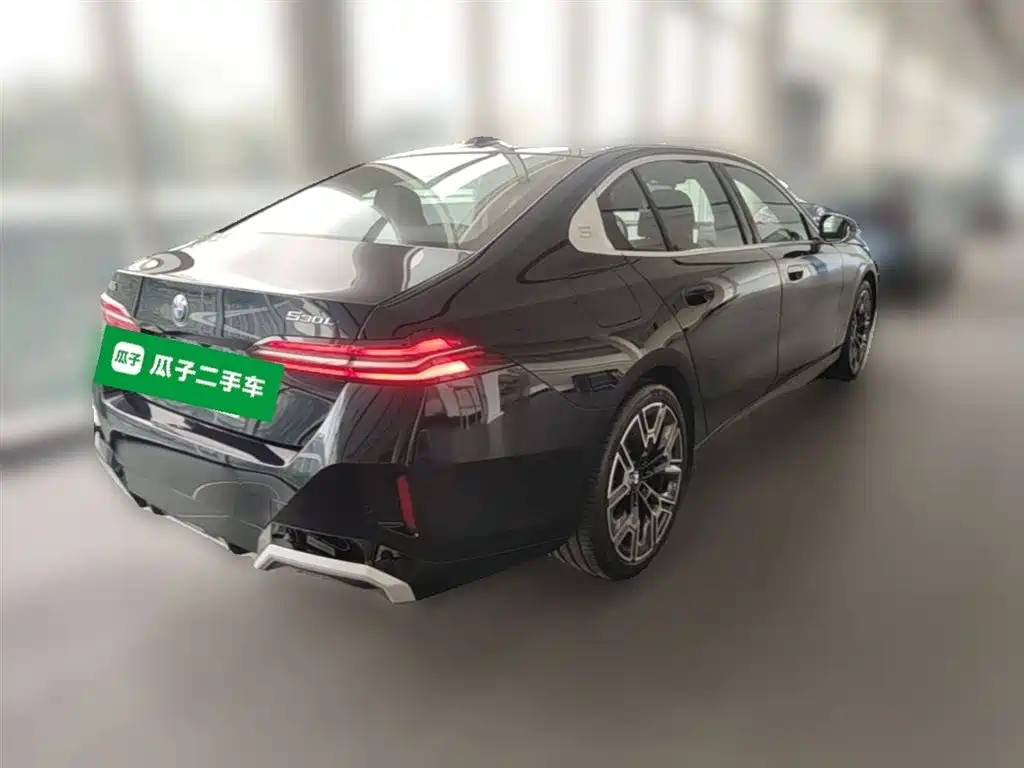 BMW 5 Series 2025 530Li Premium M Sport Package фото 12