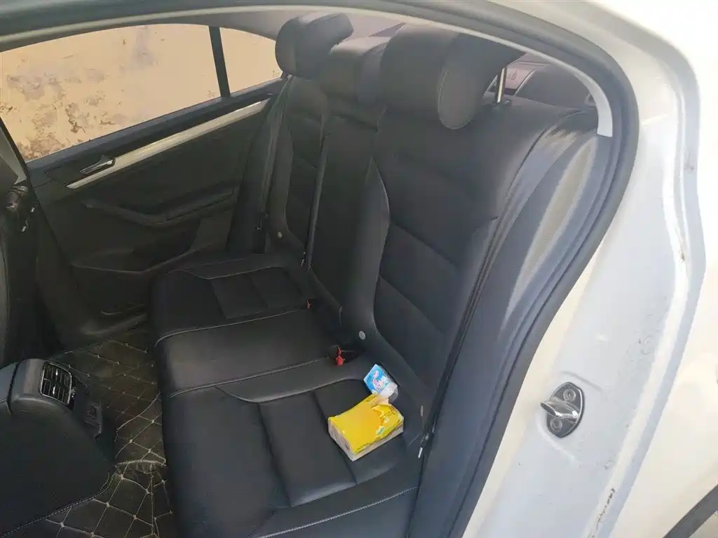 Volkswagen Sagitar 2017 1.6L Manual Comfort фото 14