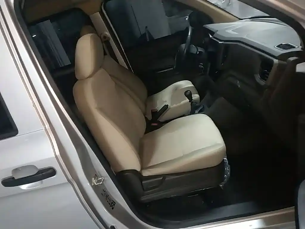 Wuling Motors Wuling Hongguang V 2026 2022 1.5L Power Take Edition Electric Power Steering LAR
