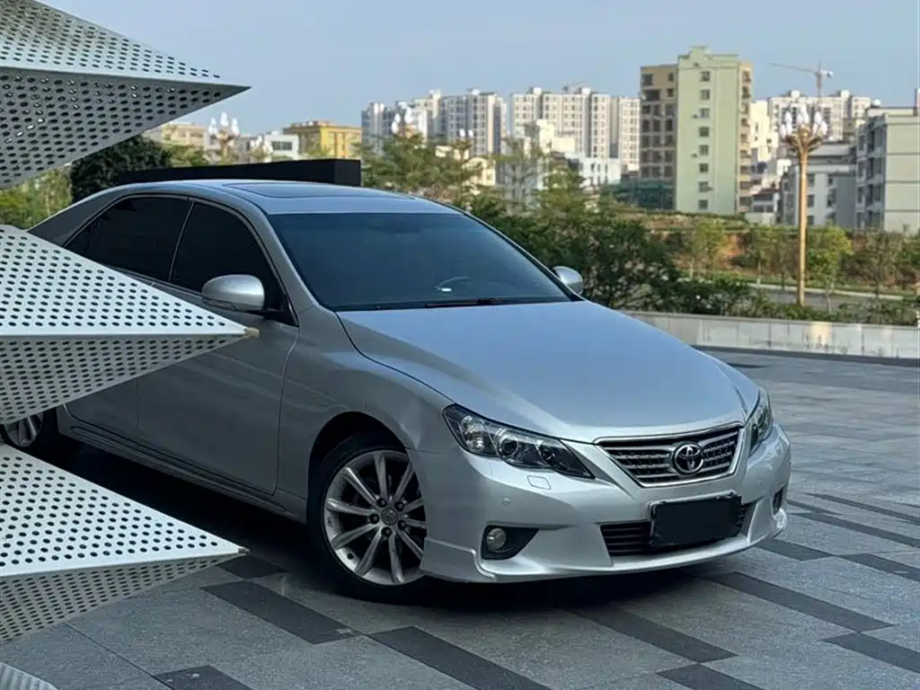Toyota Reiz 2010 2.5V Style Elite Edition фото 4