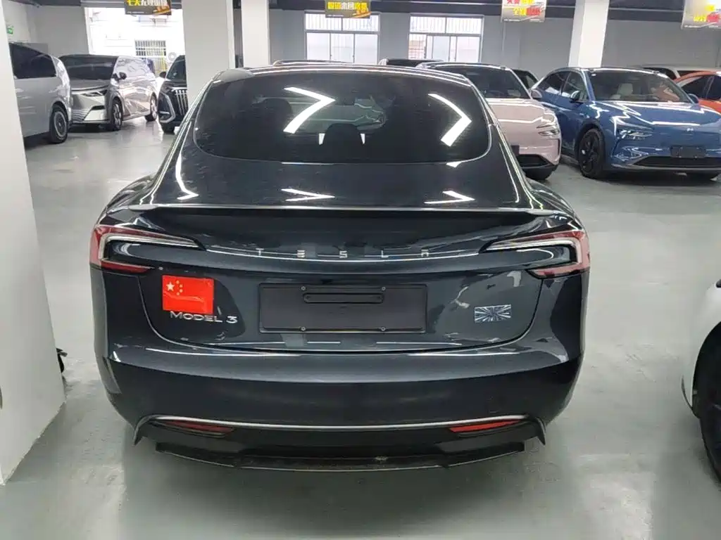 Фото 6 - Tesla Model 3
